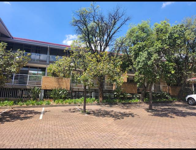 177M² OFFICE TO LET IN VORNA VALLEY